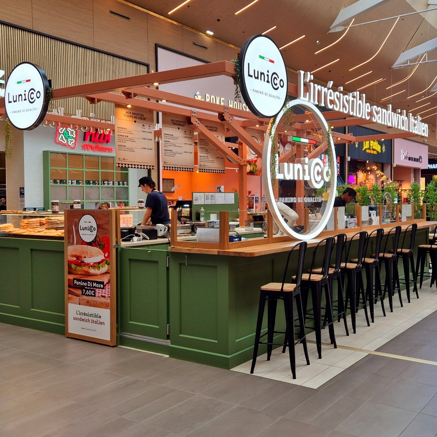 Lunicco Grand'Place à Grenoble - Réalisation de l'intégralité du kiosque.